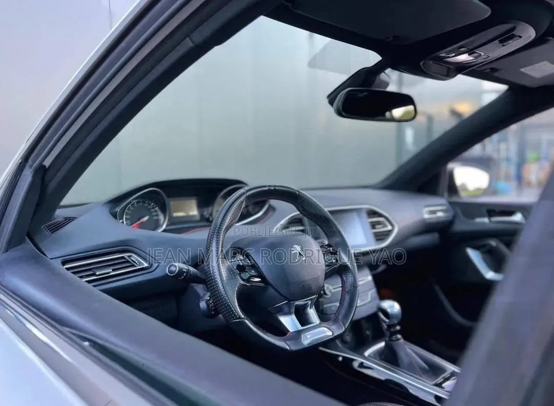 Nouveau Peugeot 3008 2025 Blanc cassé