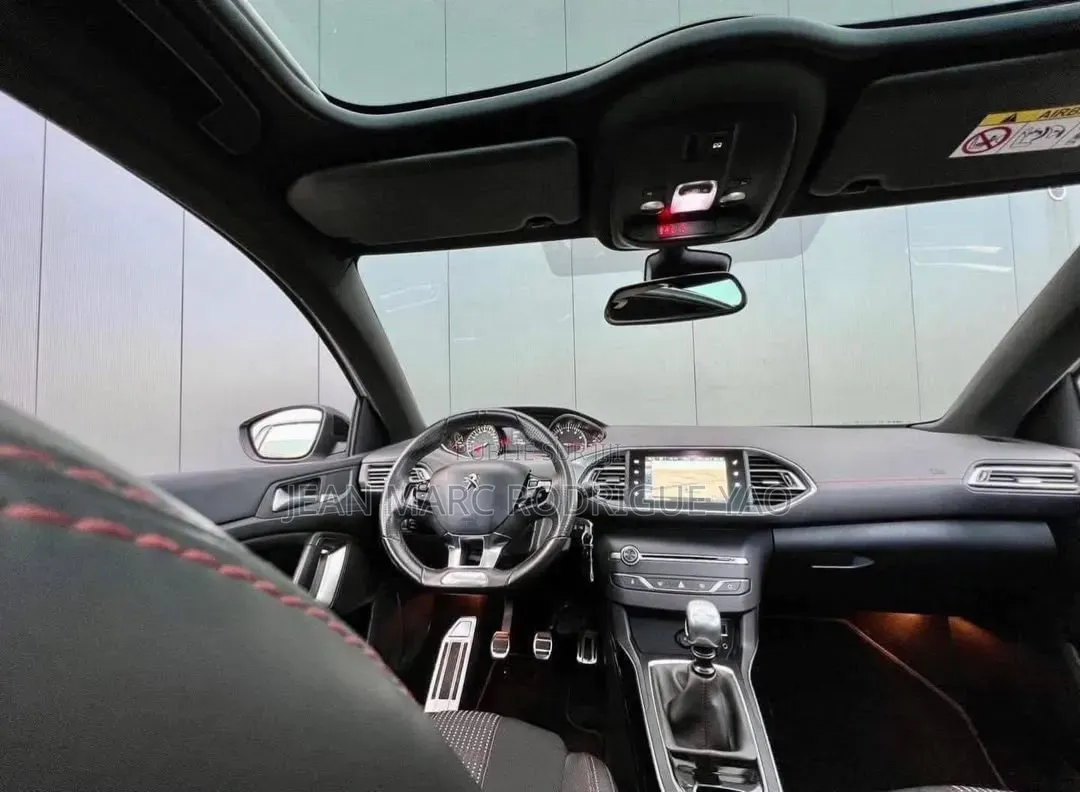 Nouveau Peugeot 3008 2025 Blanc cassé