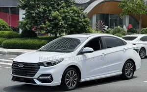 Nouveau Chery Arrizo 5 2025 Blanc cassé