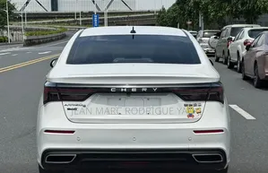 Nouveau Chery Arrizo 5 2025 Blanc cassé