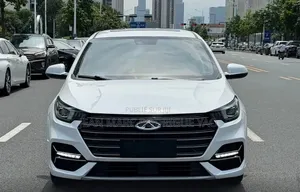 Nouveau Chery Arrizo 5 2025 Blanc cassé