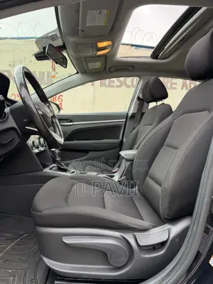 Hyundai Elantra 2021 Noir
