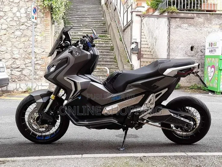 Nouveau Yamaha FZ6 2023 Noir