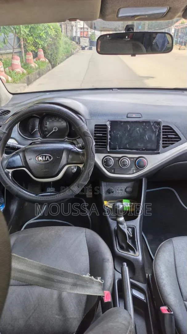 Kia Rio 2017 Gris