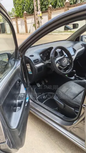 Kia Rio 2017 Gris