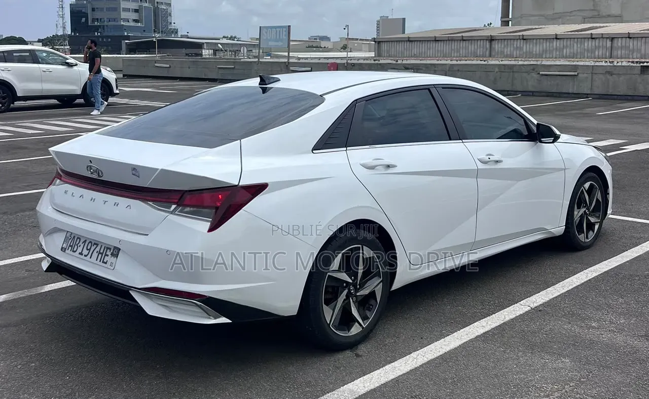 Hyundai Elantra 2021 Blanc