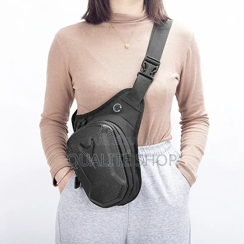 Sacoche De Cuisse Rigide Et Étanche Pour Moto Pratique Et Style Motard