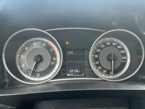 Suzuki Dzire 2024 Gris