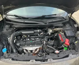 Suzuki Dzire 2024 Gris