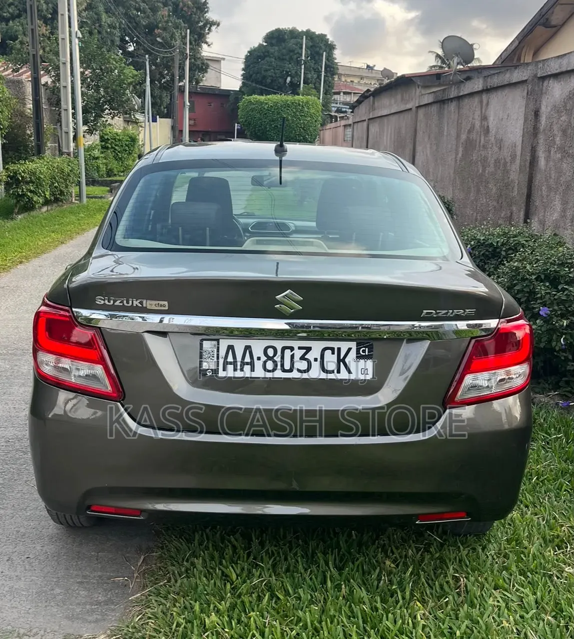 Suzuki Dzire 2024 Gris