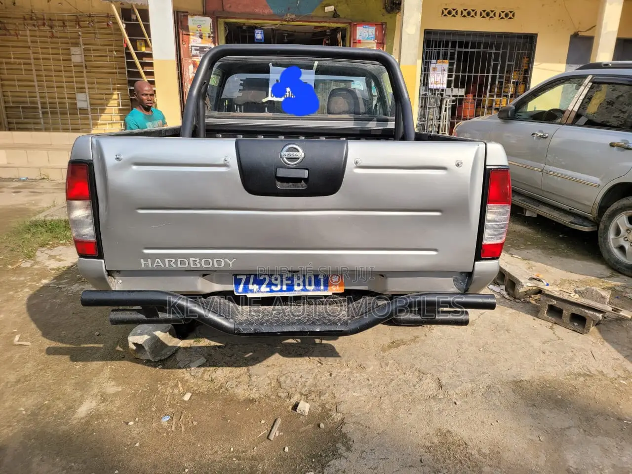 Nissan Hardbody 2010 Gris