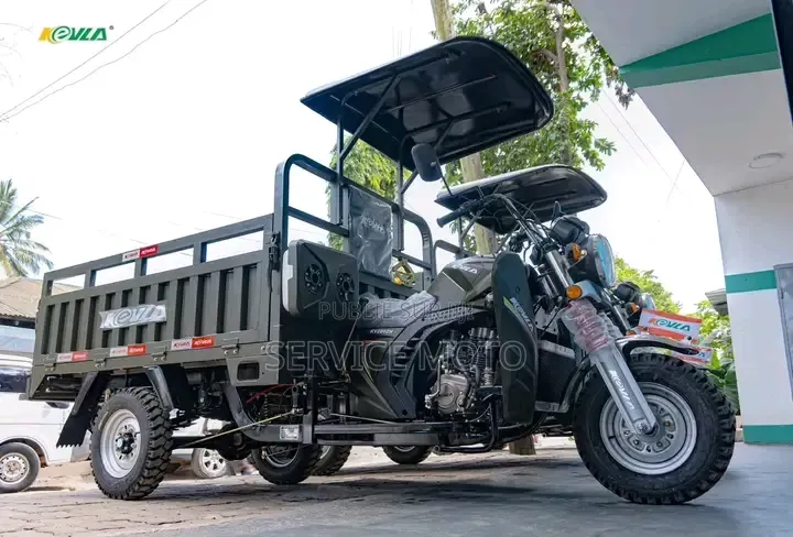 Nouveau Royal Moto/Vélomoteurs 2024 Autre