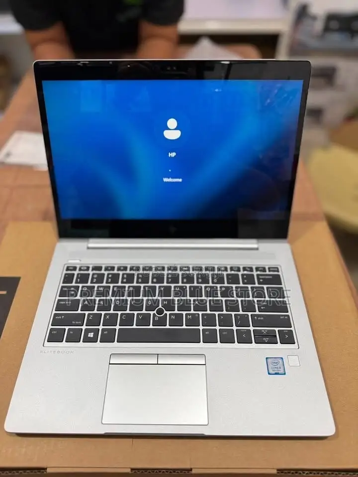 Nouveau HP EliteBook 830 G5 8GB Intel Core i5 SSD 256GB