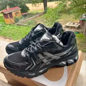 Chaussures Kehou Marque Asics Idéal Pour La Rentrée Scolaire