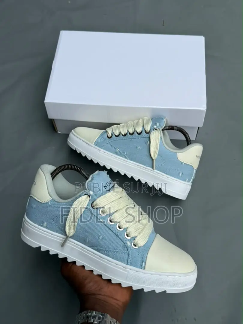 Paire De Numeris Shoes