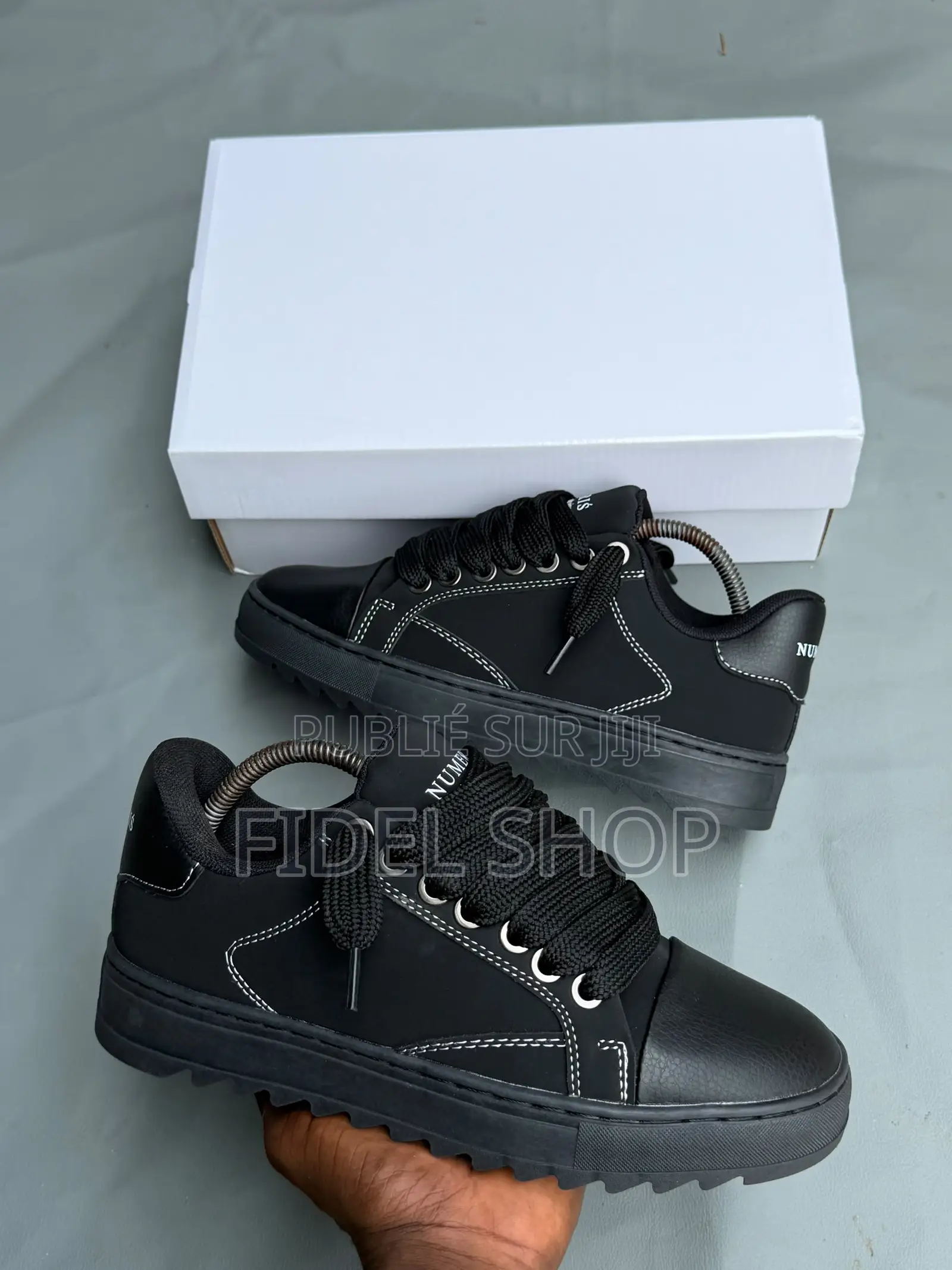 Paire De Numeris Shoes