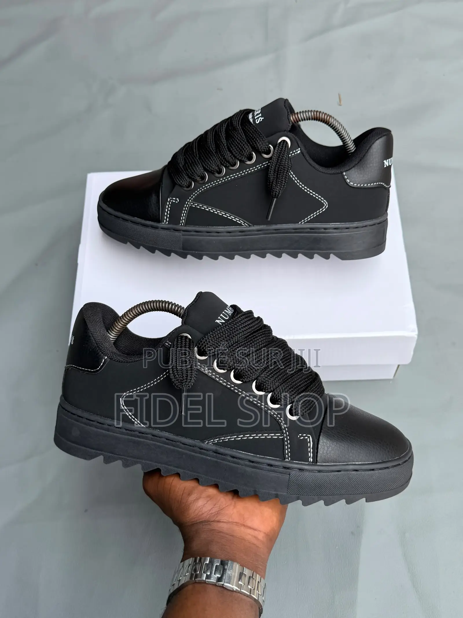 Paire De Numeris Shoes