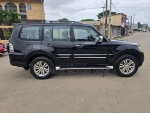 Mitsubishi Pajero 2022 Noir