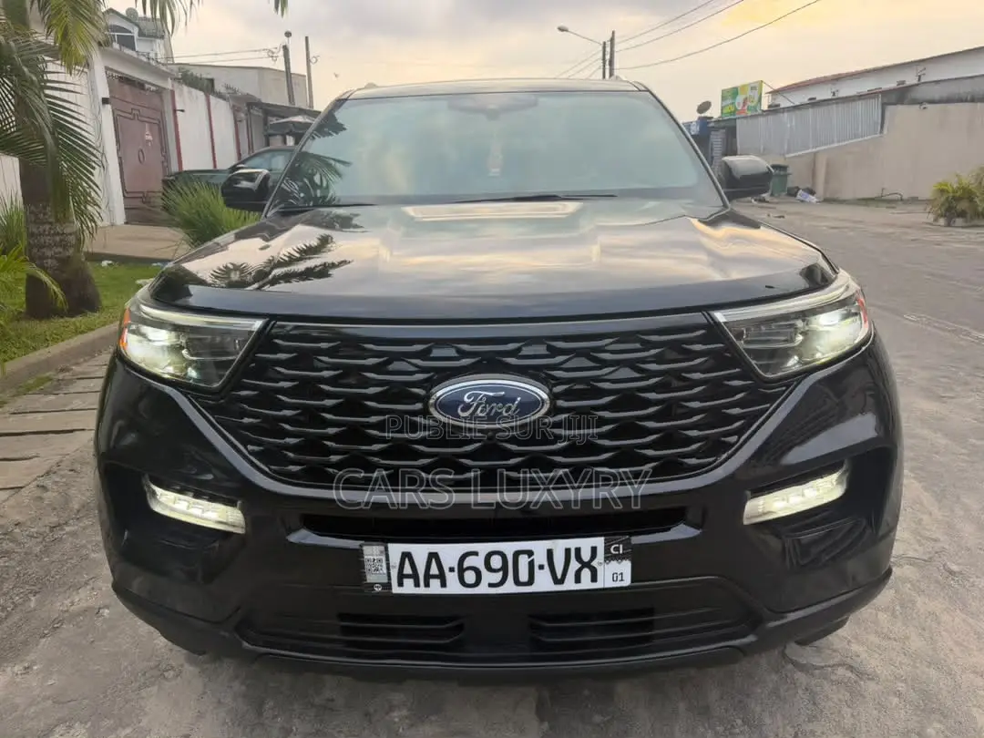 Ford Explorer Platinum 2022 Noir