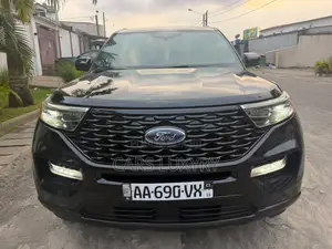Ford Explorer Platinum 2022 Noir