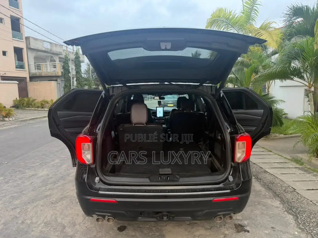 Ford Explorer Platinum 2022 Noir