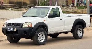 Nissan Hardbody 2013 Blanc