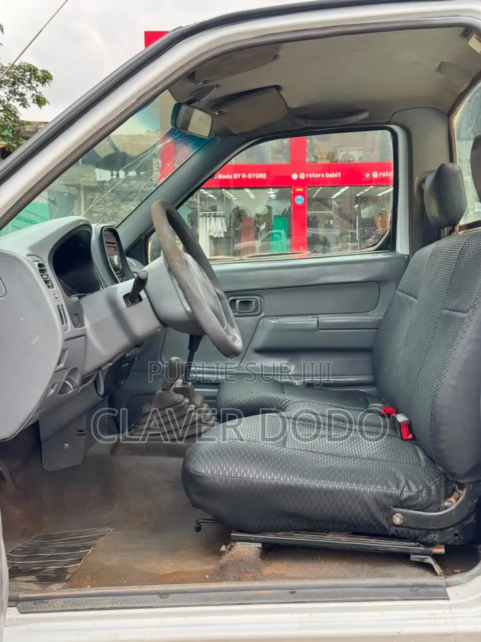 Nissan Hardbody 2013 Blanc