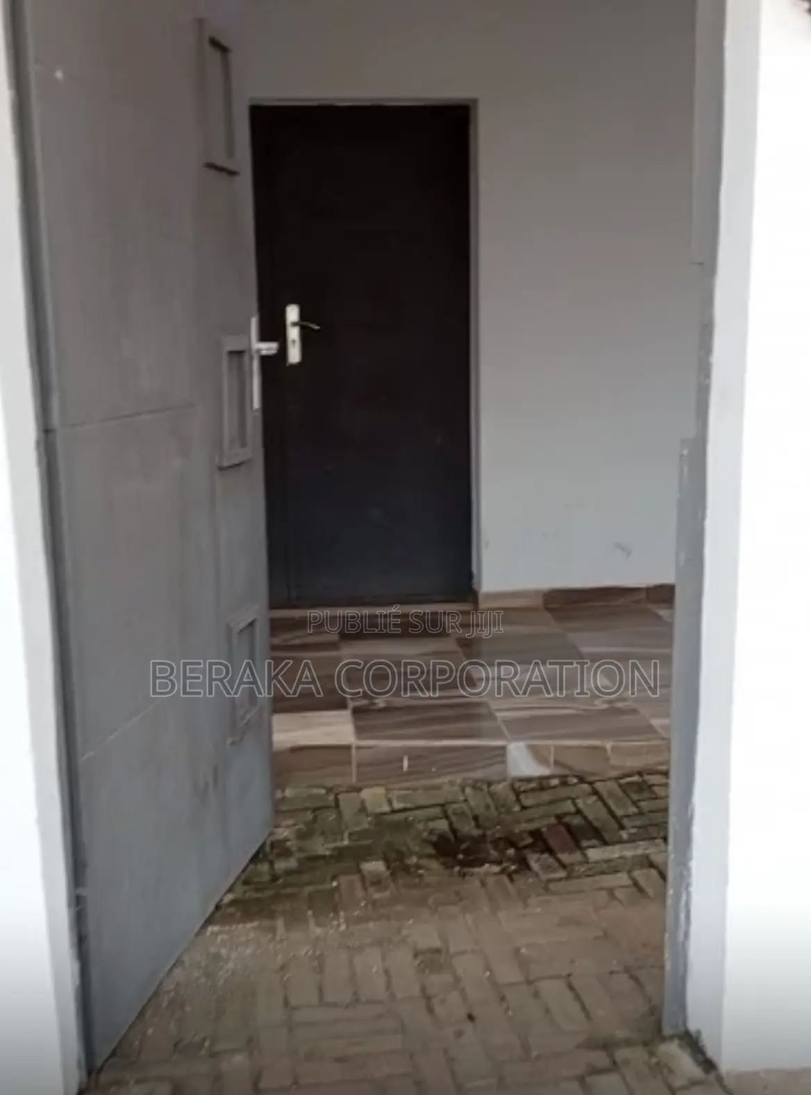 9chbre Duplex dans Beraka Corporation, Boulay Island à Vendre