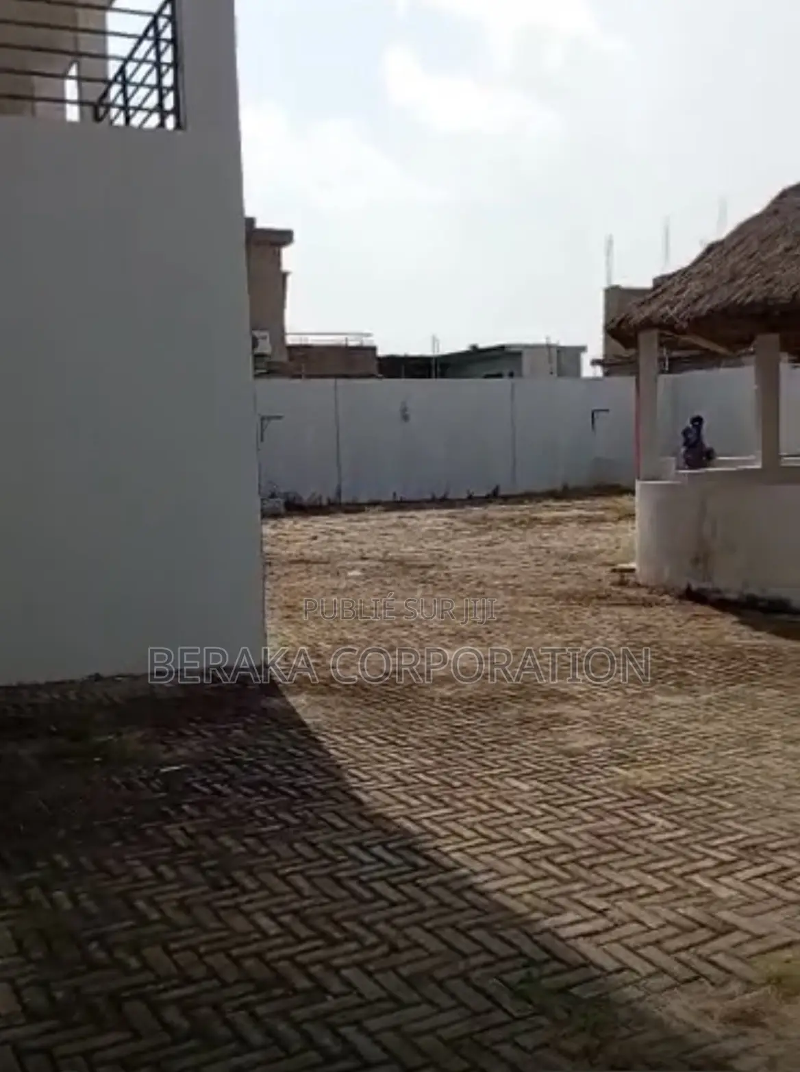 9chbre Duplex dans Beraka Corporation, Boulay Island à Vendre