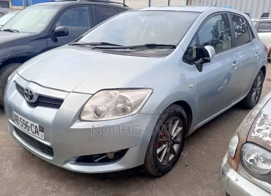 Toyota Auris 2018 Gris