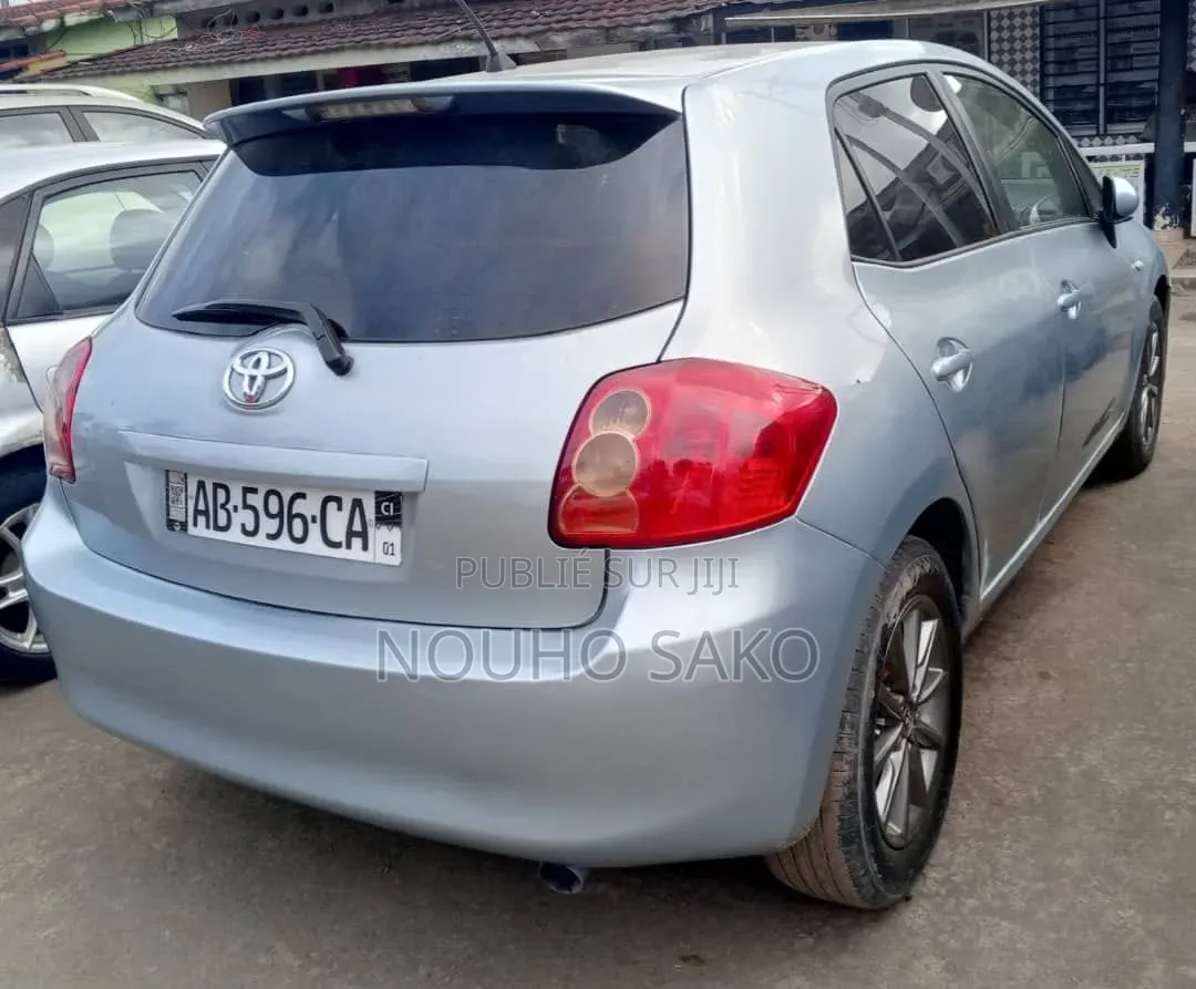Toyota Auris 2018 Gris