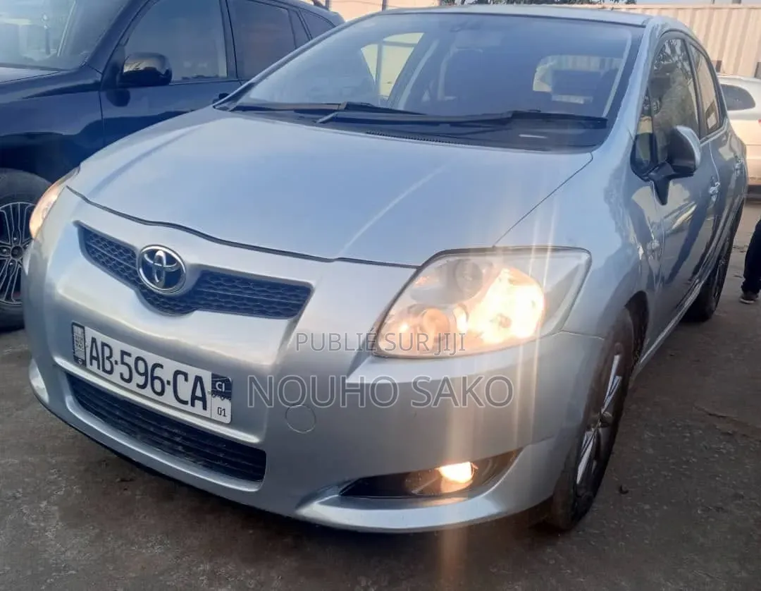 Toyota Auris 2018 Gris