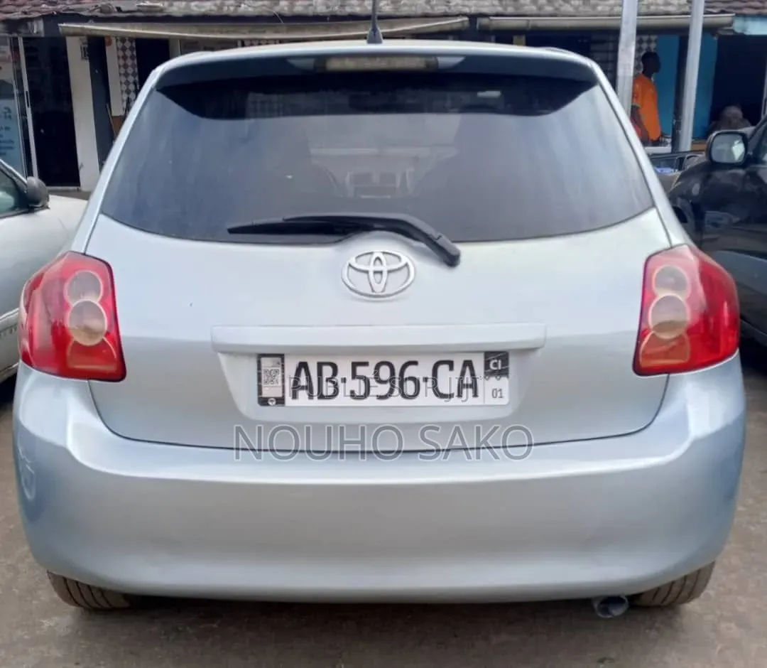 Toyota Auris 2018 Gris