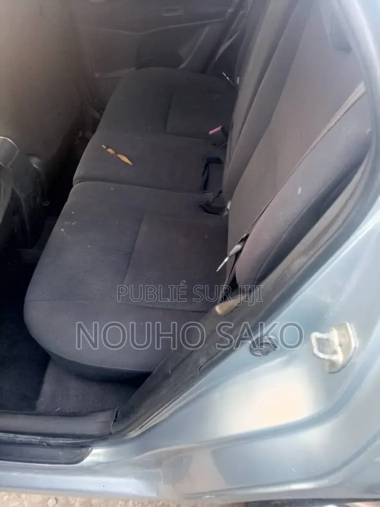 Toyota Auris 2018 Gris
