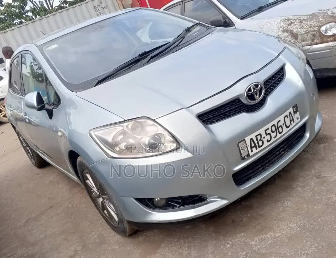 Toyota Auris 2018 Gris