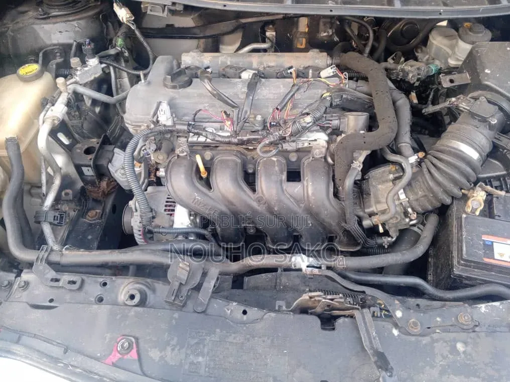 Toyota Auris 2018 Gris