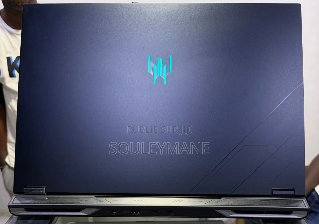 Nouveau Acer Predator Helios 18 PH18-71 32GB Intel Core Ultra 9 SSD 1T