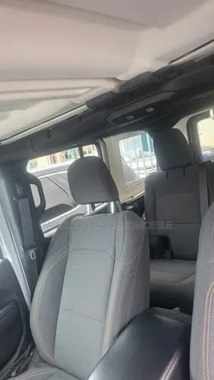 Jeep Wrangler 2025 Gris