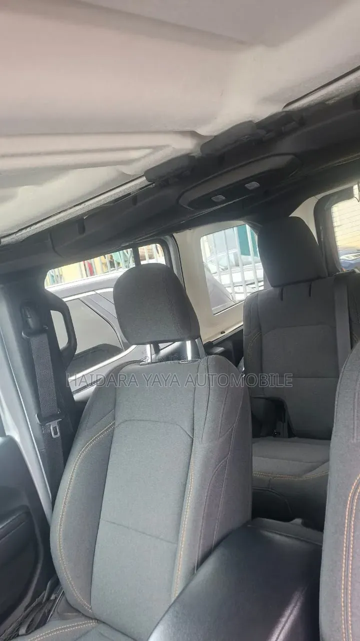Jeep Wrangler 2025 Gris