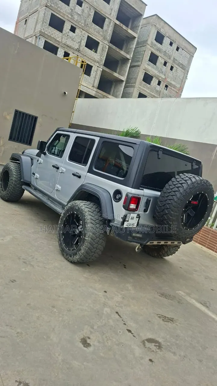 Jeep Wrangler 2025 Gris