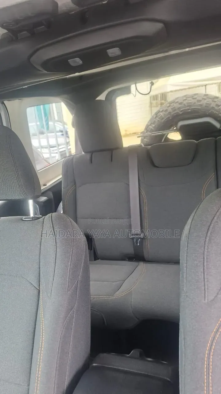 Jeep Wrangler 2025 Gris