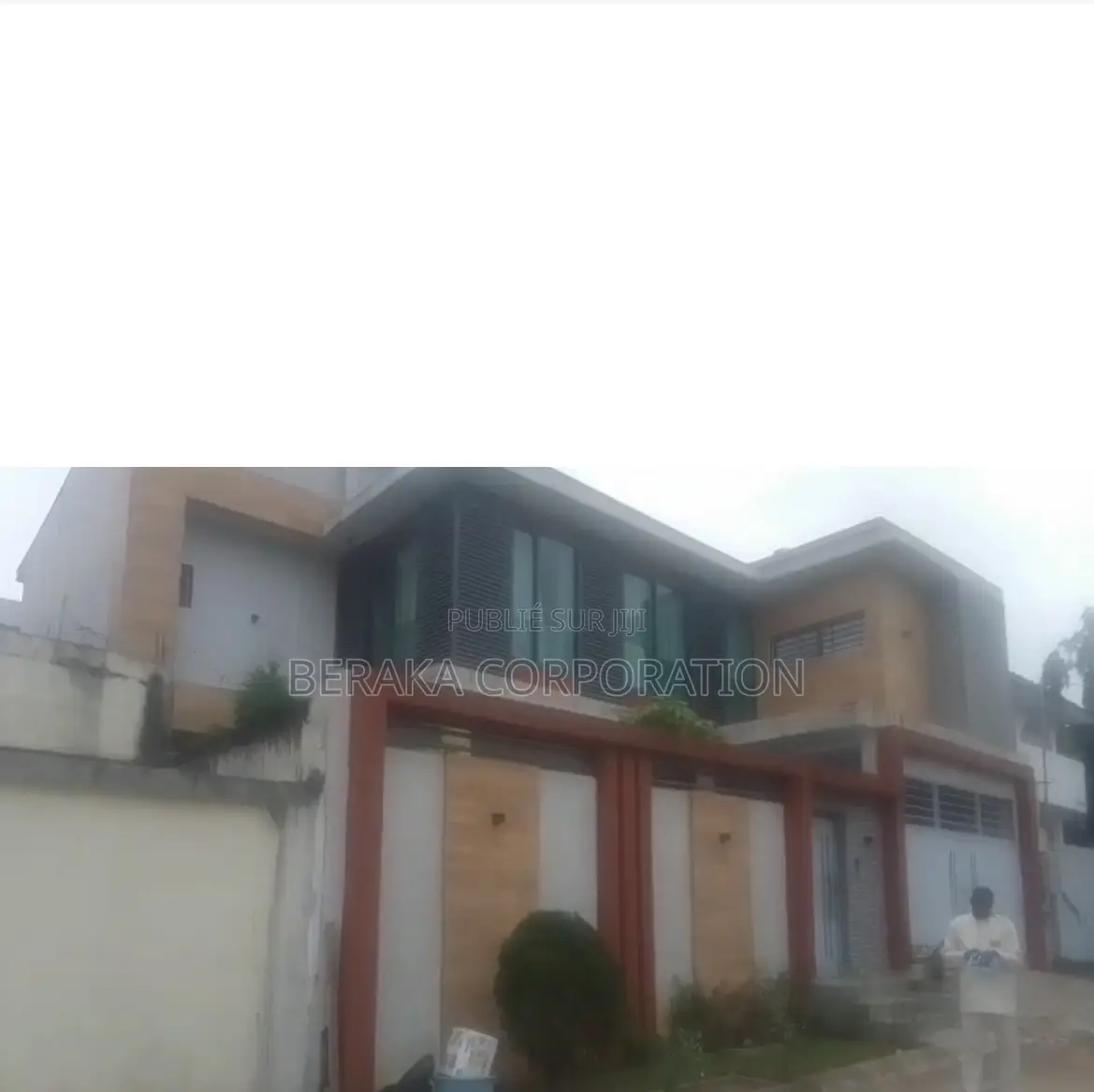 * À VENDRE – TERRAIN DE 300 M2 À BELLE CÔTE*  *Très Beau Terrain Pl