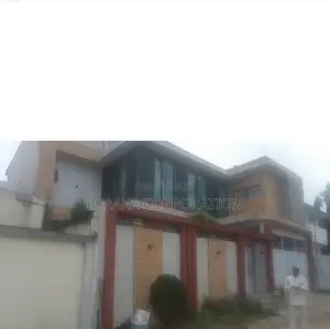 * À VENDRE – TERRAIN DE 300 M2 À BELLE CÔTE*  *Très Beau Terrain Pl