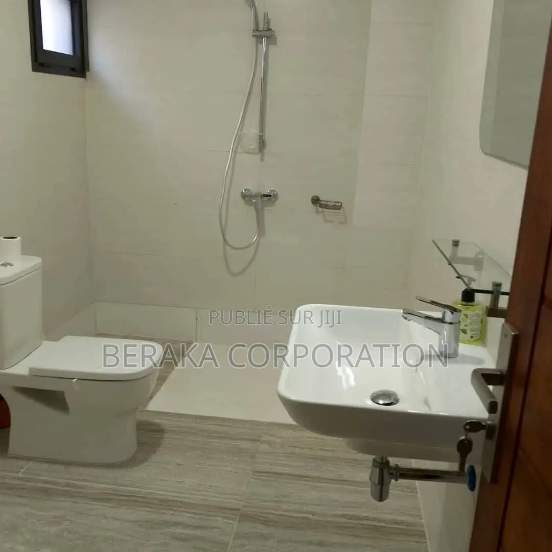 6chbre Duplex dans Beraka Corporation, Cocody à Vendre