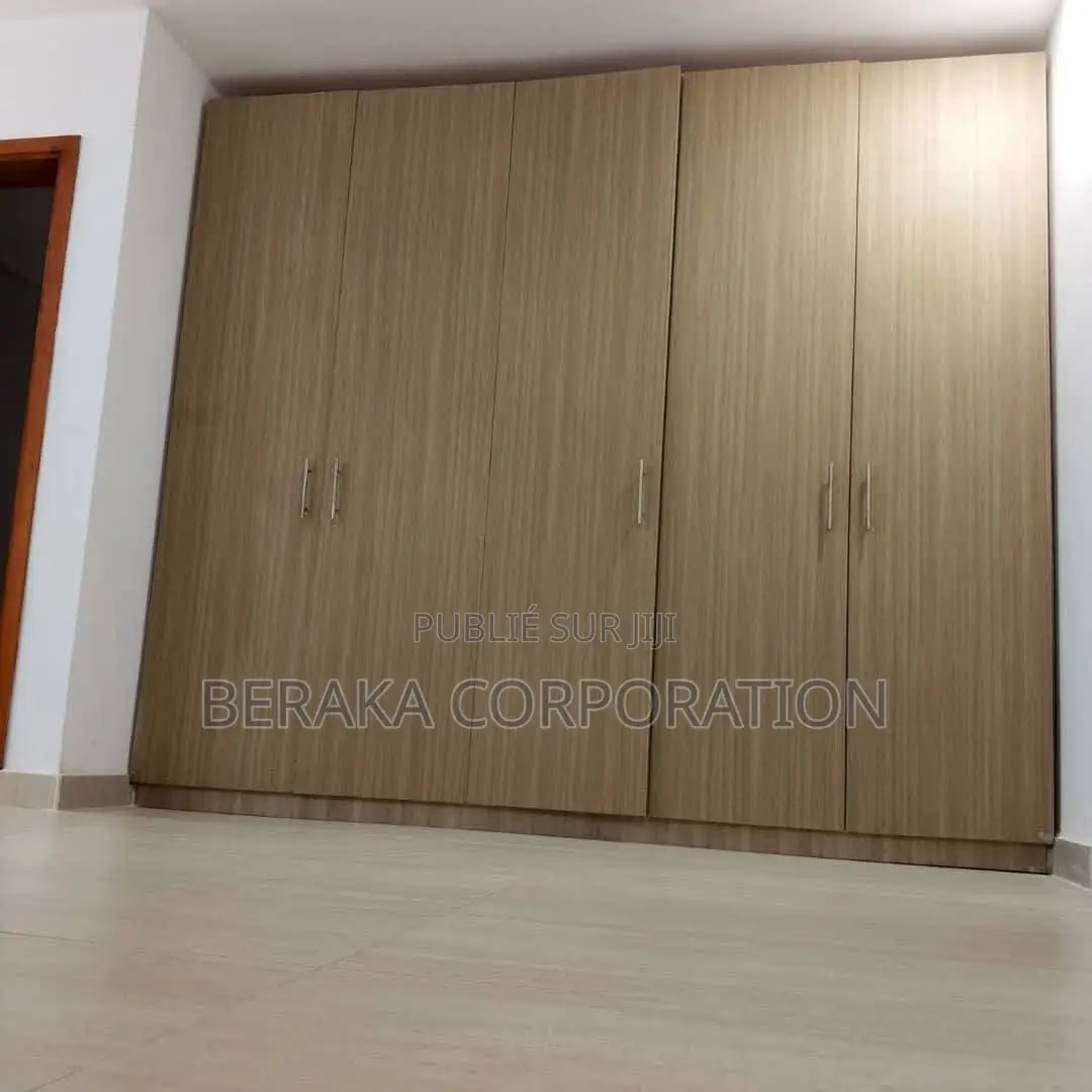6chbre Duplex dans Beraka Corporation, Cocody à Vendre