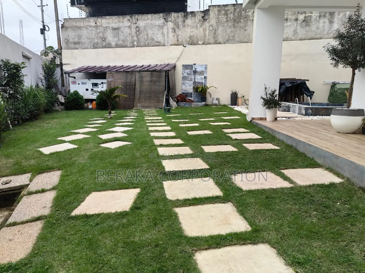6chbre Duplex dans Beraka Corporation, Cocody à Vendre