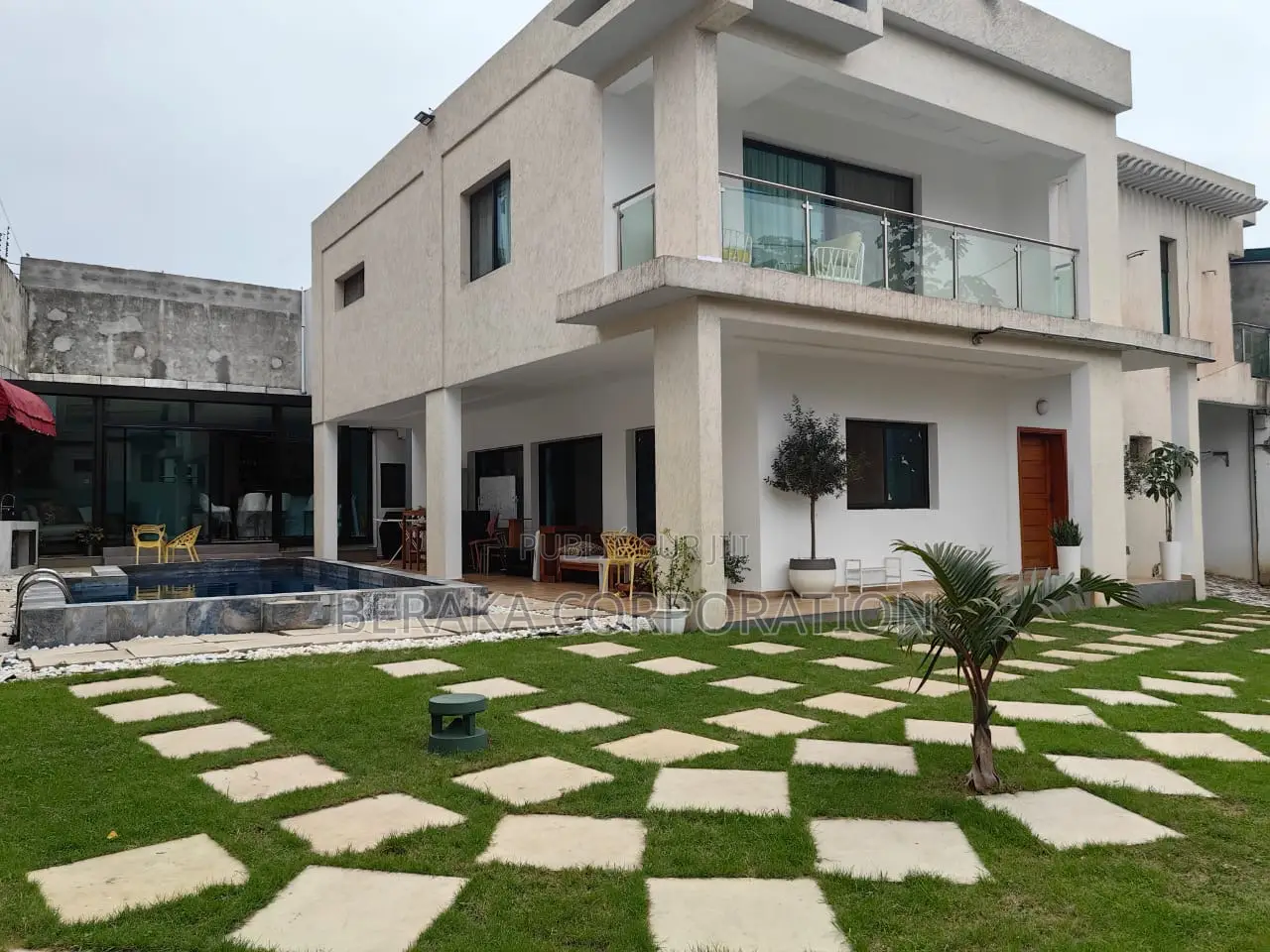 6chbre Duplex dans Beraka Corporation, Cocody à Vendre