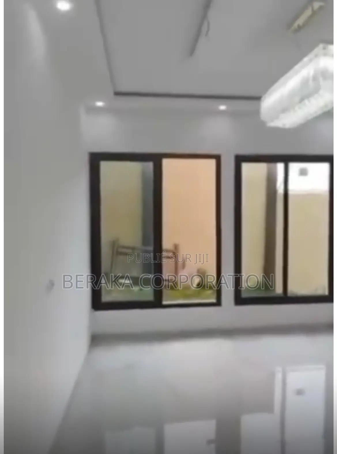 6chbre Duplex dans Beraka Corporation, Cocody à Vendre