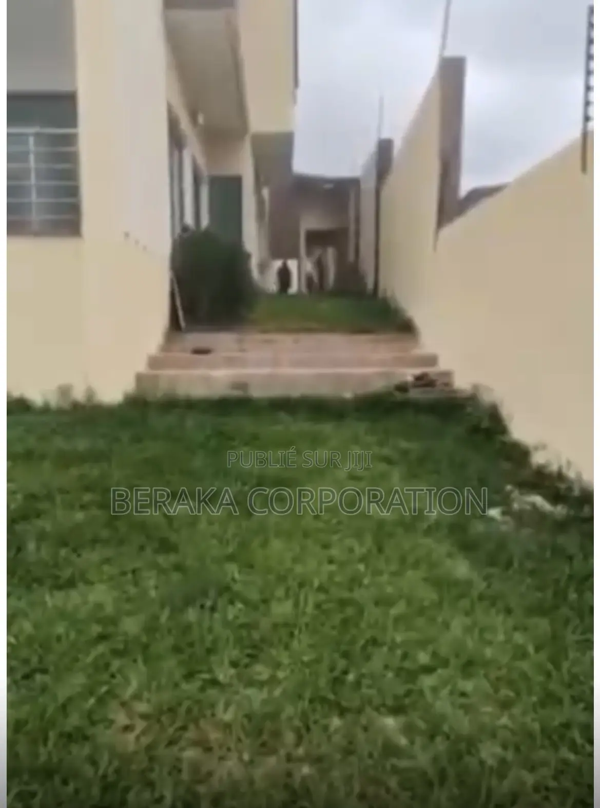6chbre Duplex dans Beraka Corporation, Cocody à Vendre