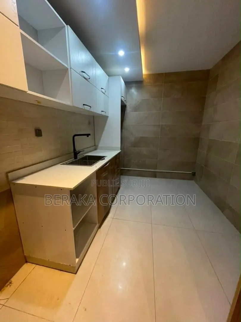 2chbre Appartement dans Beraka Corporation, Cocody à Louer